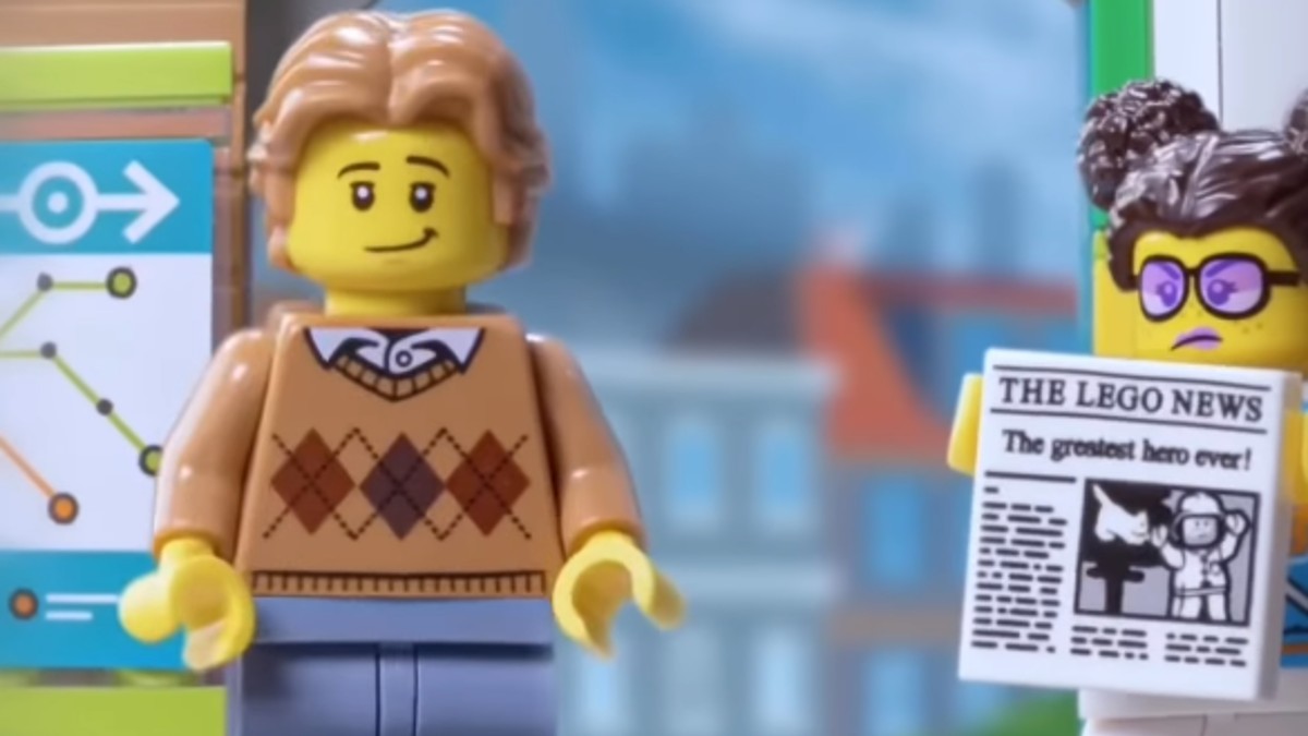 Famous TikTok trainspotter spots LEGO CITY train