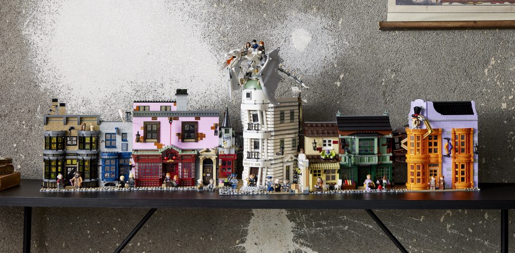 LEGO Harry Potter 76417 Gringotts Wizarding Bank Collectors Edition visual tour 2 1024x503