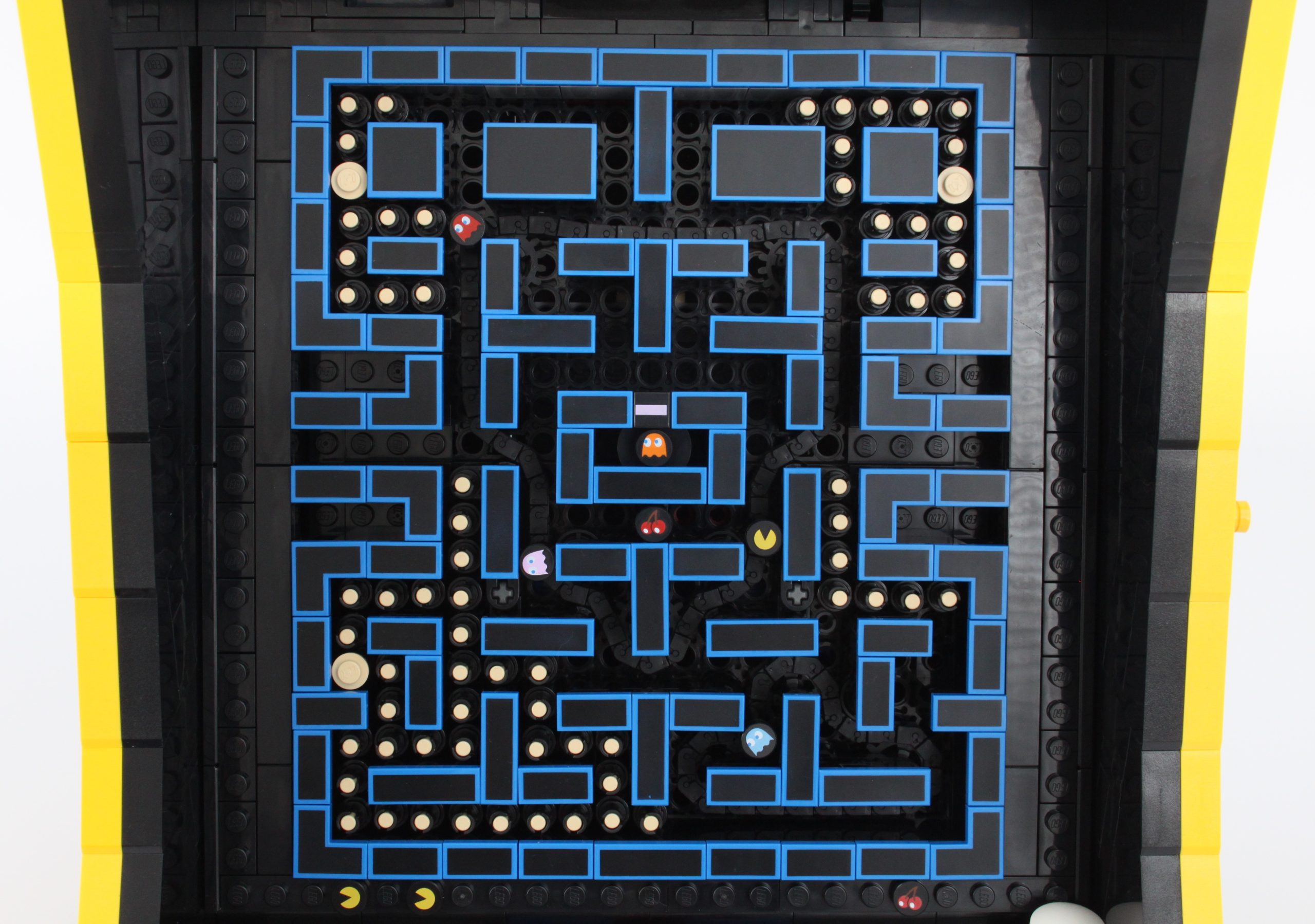 LEGO Icons 10323 PAC MAN Arcade review 12 scaled