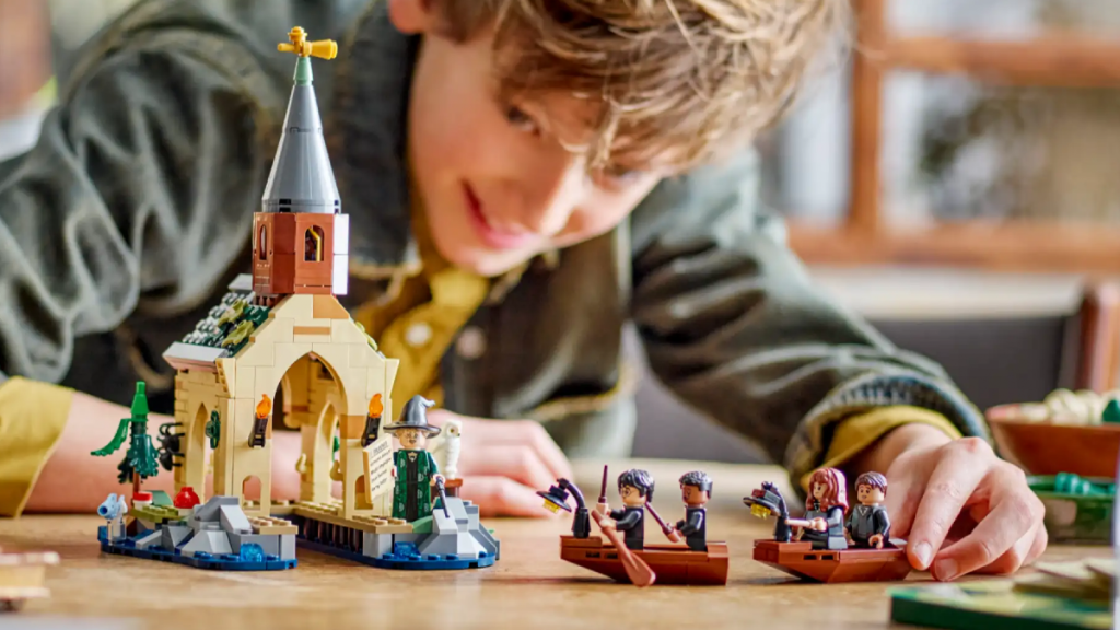 LEGO Harry Potter 76426 Hogwarts Castle Boathouse featured 1024x576
