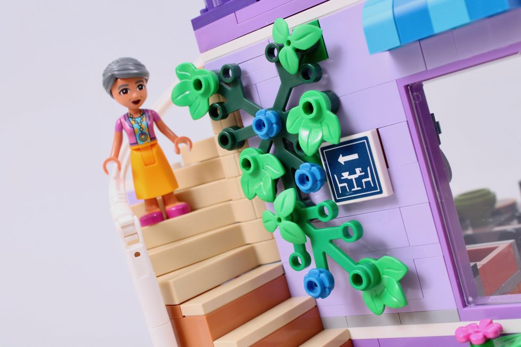 LEGO Friends 41747 Heartlake City Community Kitchen review 6 1024x683
