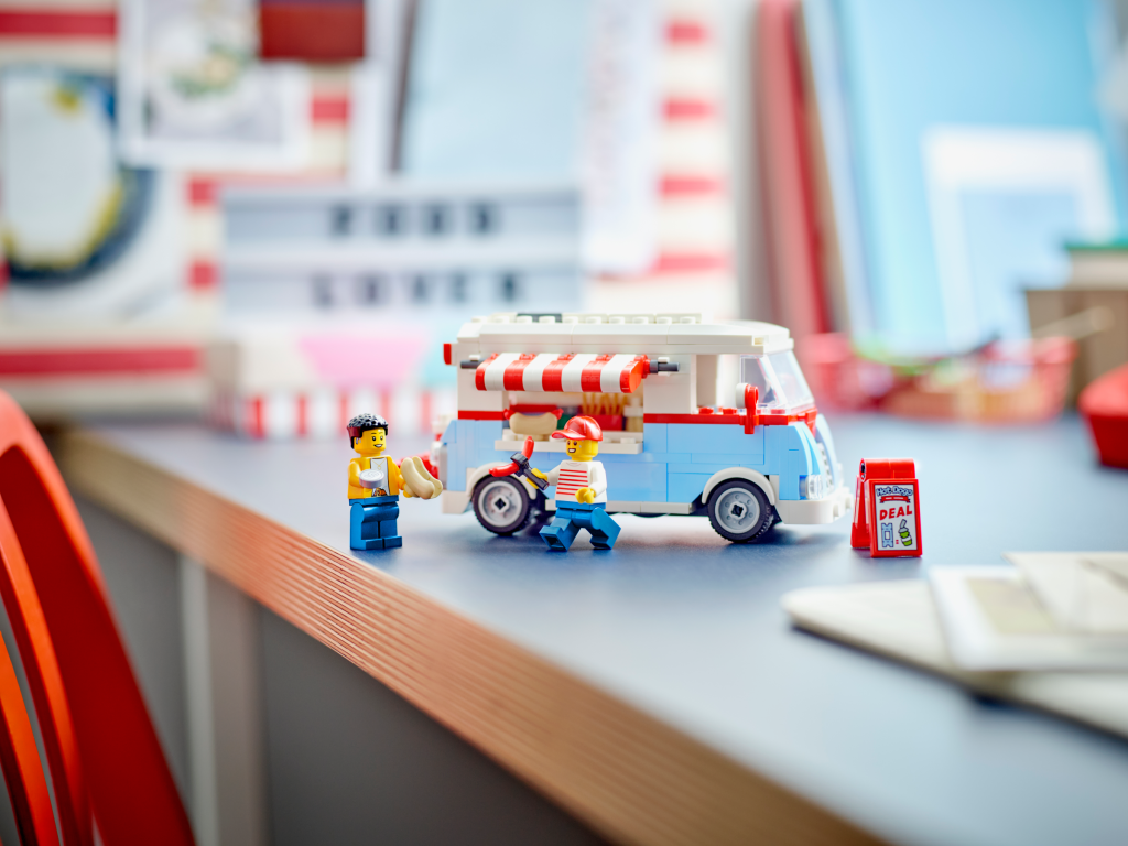 40681 retro food truck 3 1024x768