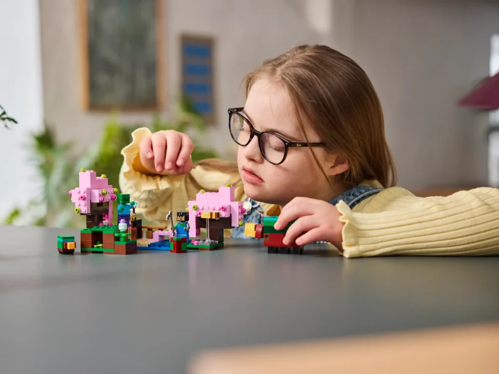LEGO Minecraft 21260 The Cherry Blossom Garden 8 1024x768