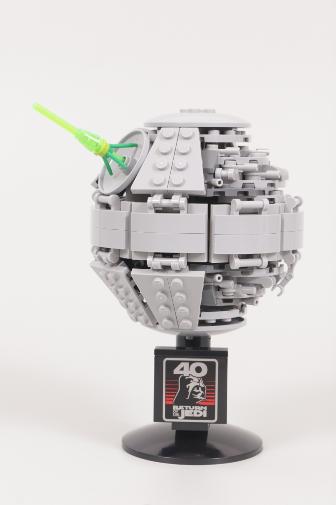 May the 4th LEGO Star Wars 40591 Death Star II gift with purchase gwp feature 3 683x1024