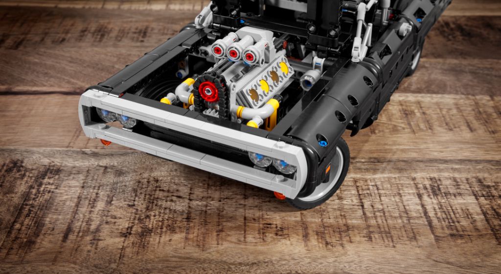 LEGO Technic Fast Furious 42111 Doms Dodge Charger 32