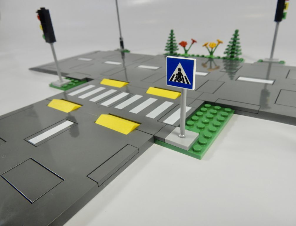 LEGO CITY 60304 Road Plates review 4 e1619101510670