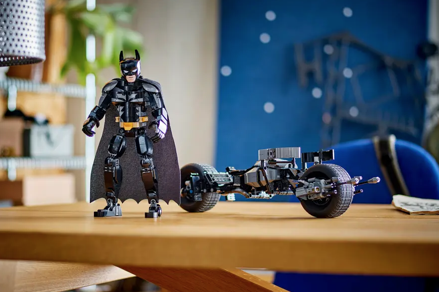 LEGO Batman 76273 Batman Construction Figure and the Bat Pod Bike