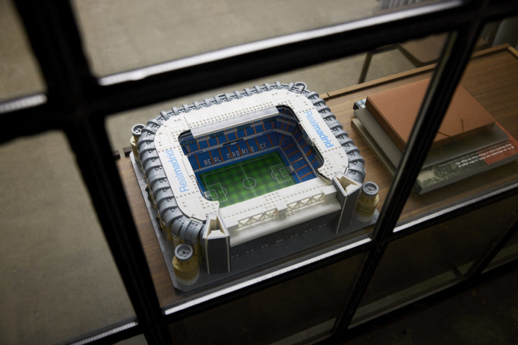LEGO Creator Expert 10299 Santiago Bernabeu – Real Madrid stadium image 20 1024x683