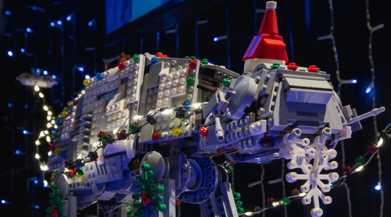 LEGO Star Wars helps decorate the Empire State Building